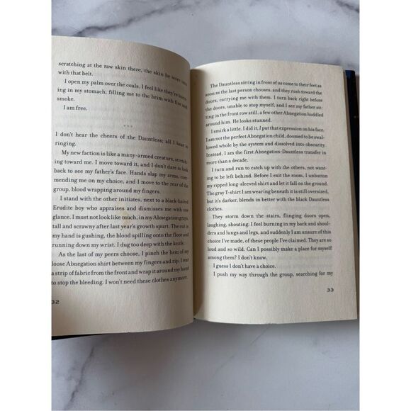 Four A Divergent Collection fiction adventure book 2014 - Picture 4 of 5